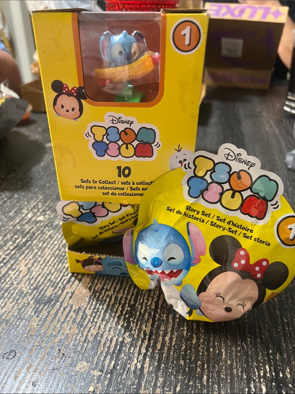 Disney TSUM TSUM DISPLAY BOX W/ 7 unopened figures .Series 1